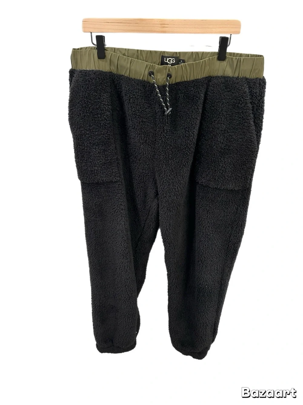 UGG Niko Sherpa Joggers – Men’s XL